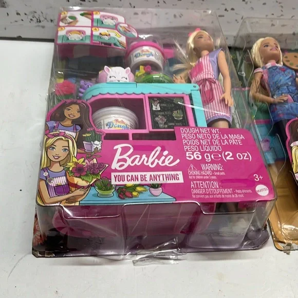 Barbies Lot NEW! - Picture 7 of 11